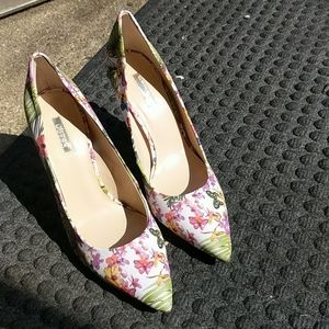 Women's Pumps